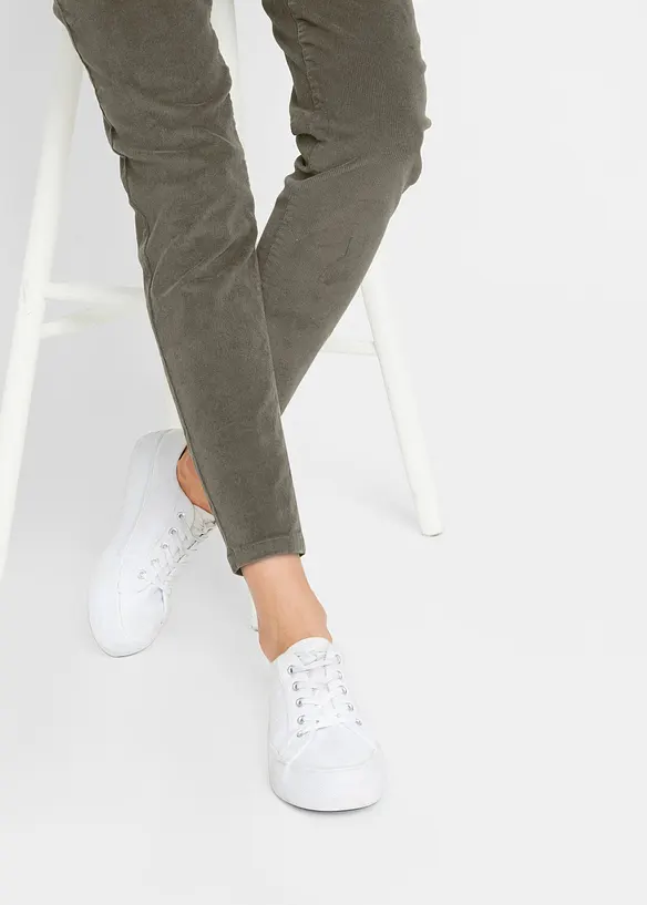 Pantaloni di velluto a coste con cordoncino, bonprix