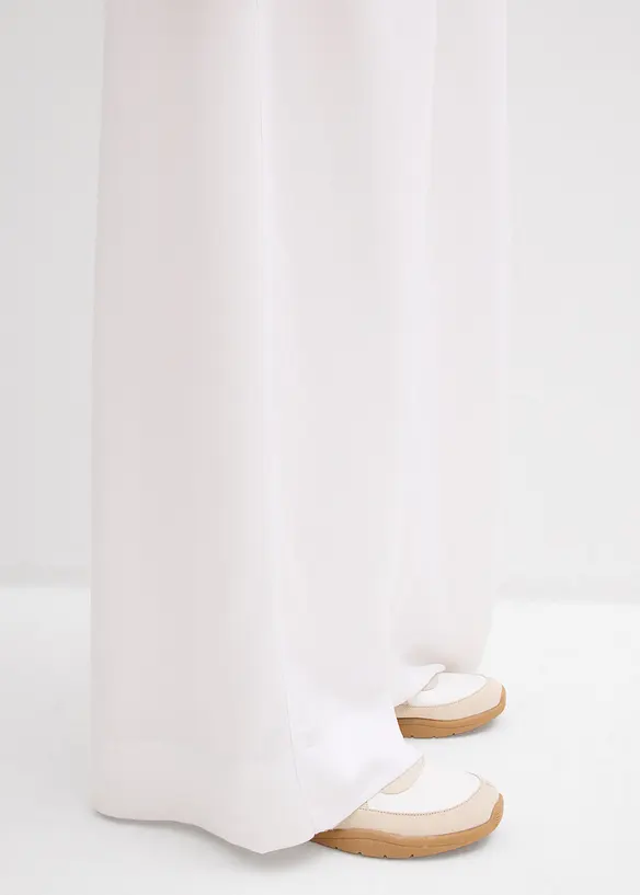 Pantaloni con pinces in lyocell fluente, bonprix