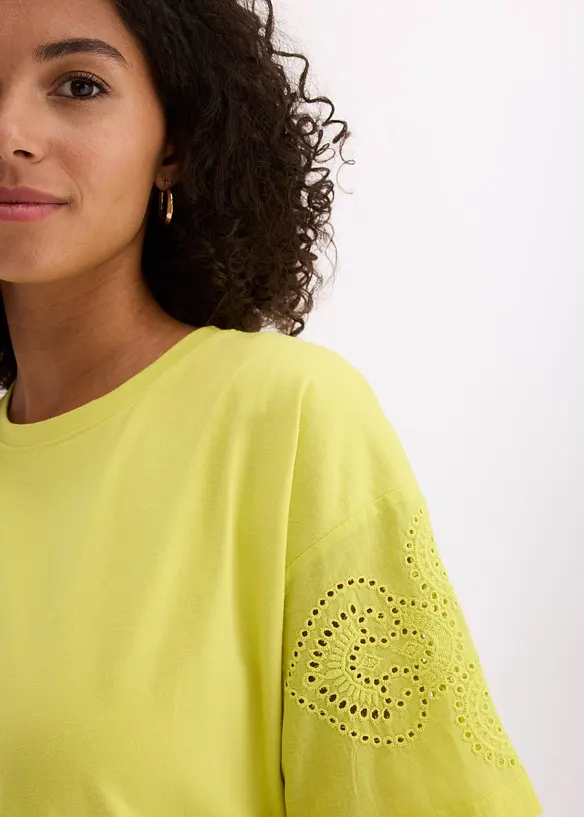 T-shirt con ricami traforati, bonprix