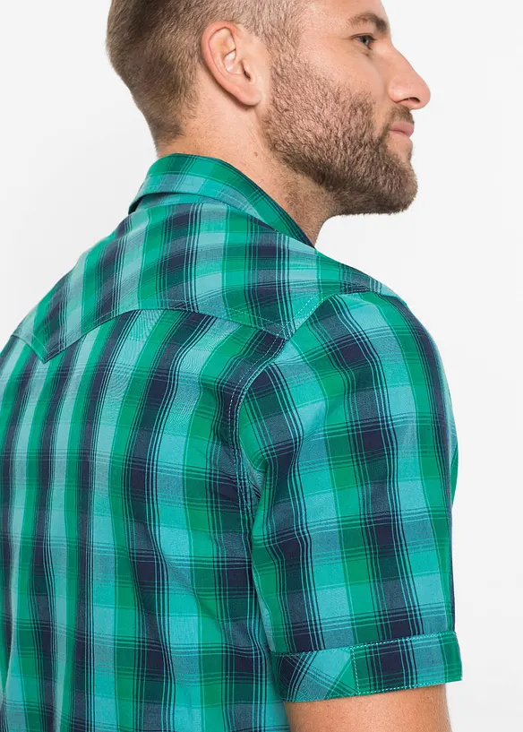 Camicia a maniche corte con taschini applicati, bonprix