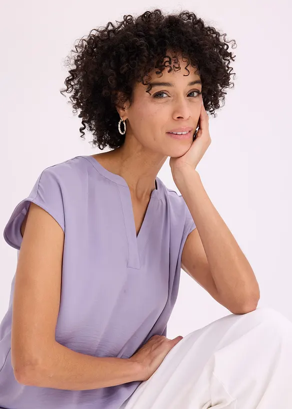 Blusa in satin a maniche corte, taglio morbido a spalle scese, bonprix