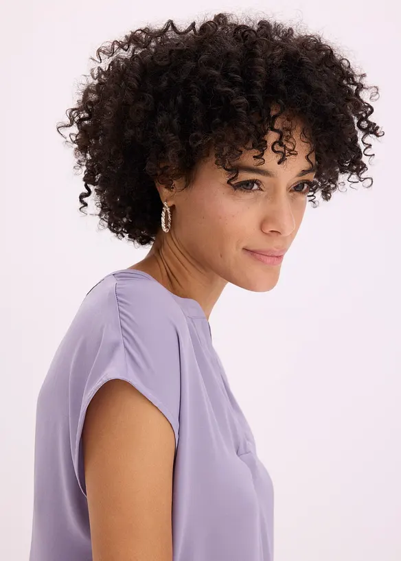 Blusa in satin a maniche corte, taglio morbido a spalle scese, bonprix