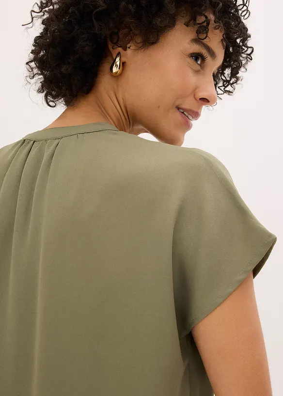 Camicetta a maniche corte con abbottonatura nascosta, bonprix