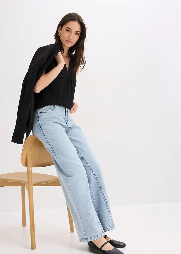 Top con ricami traforati, bonprix