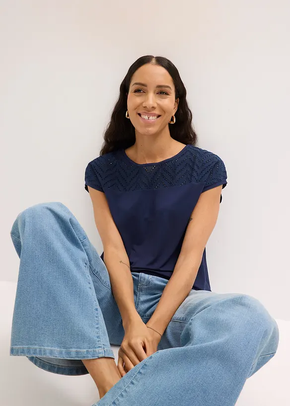 Maglia in morbida viscosa con pizzo, bonprix