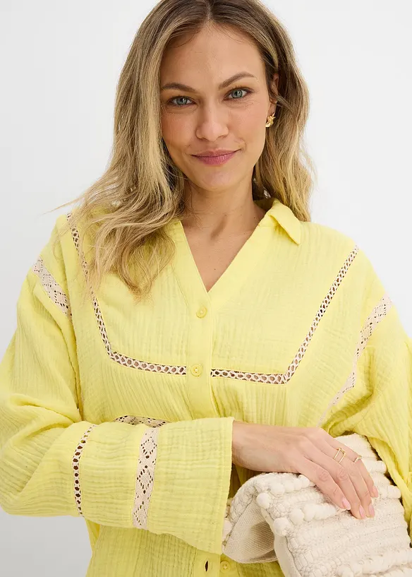 Blusa in mussola con inserti di pizzo, bonprix