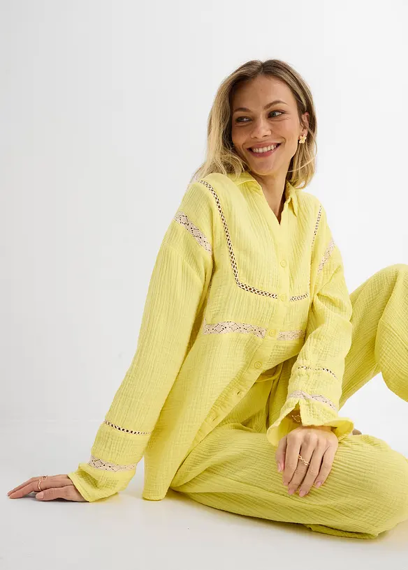 Blusa in mussola con inserti di pizzo, bonprix