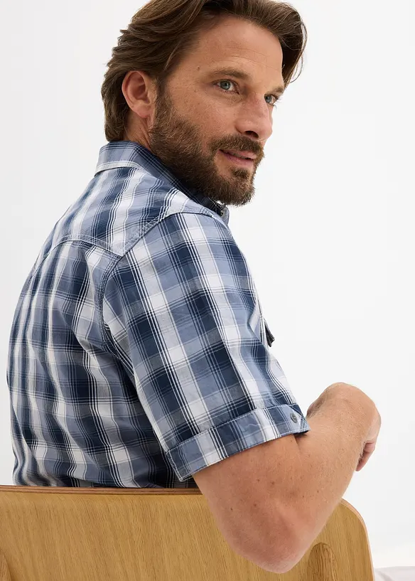 Camicia a maniche corte con taschini applicati, bonprix