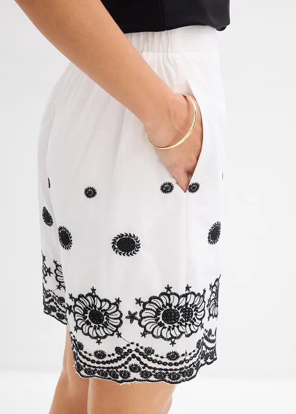 Shorts in twill con pizzo traforato, bonprix