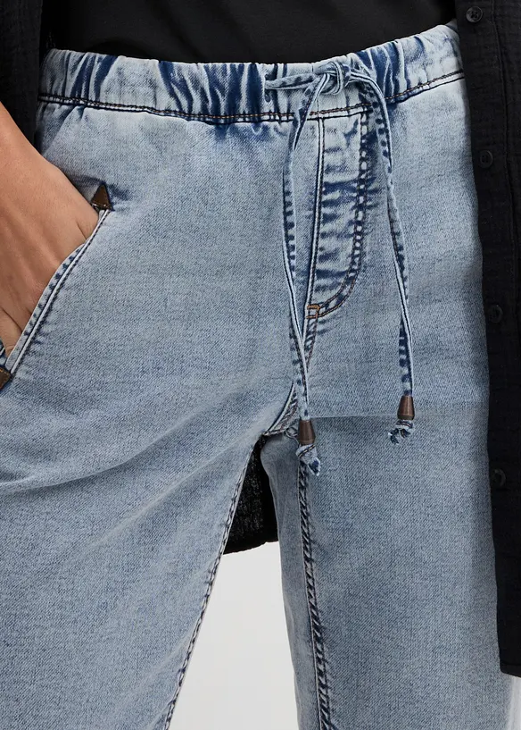 Jogger di jeans elasticizzati, vita media, bonprix