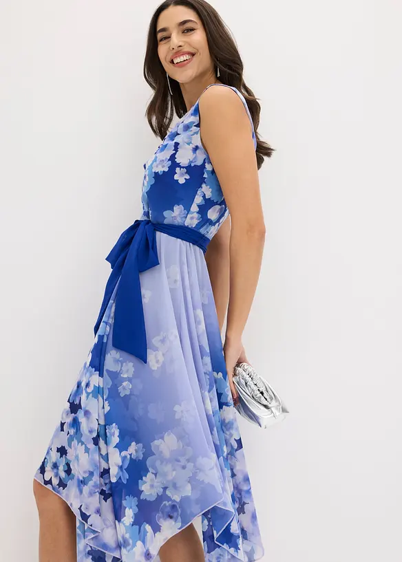 Abito di chiffon con fondo a punte e fusciacca, bonprix