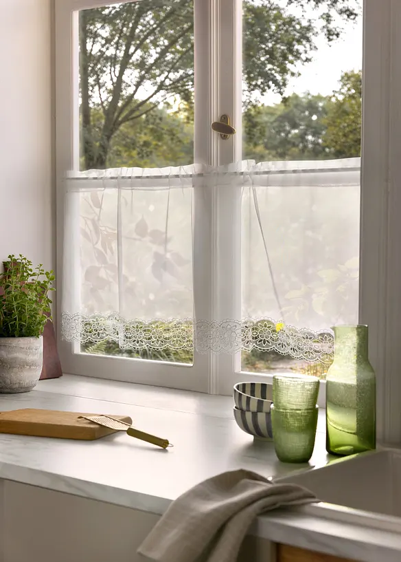 Tenda a vetro con bordo di pizzo e poliestere riciclato, bonprix