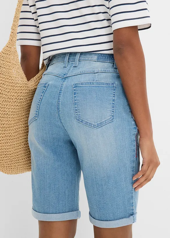 Bermuda in jeans con ricami e cinta comoda, vita media, bonprix