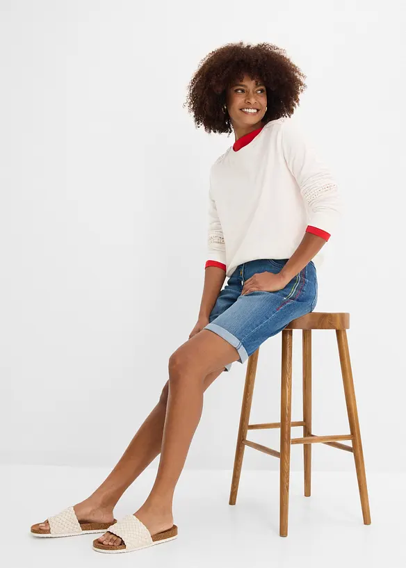 Bermuda in jeans con ricami e cinta comoda, vita media, bonprix