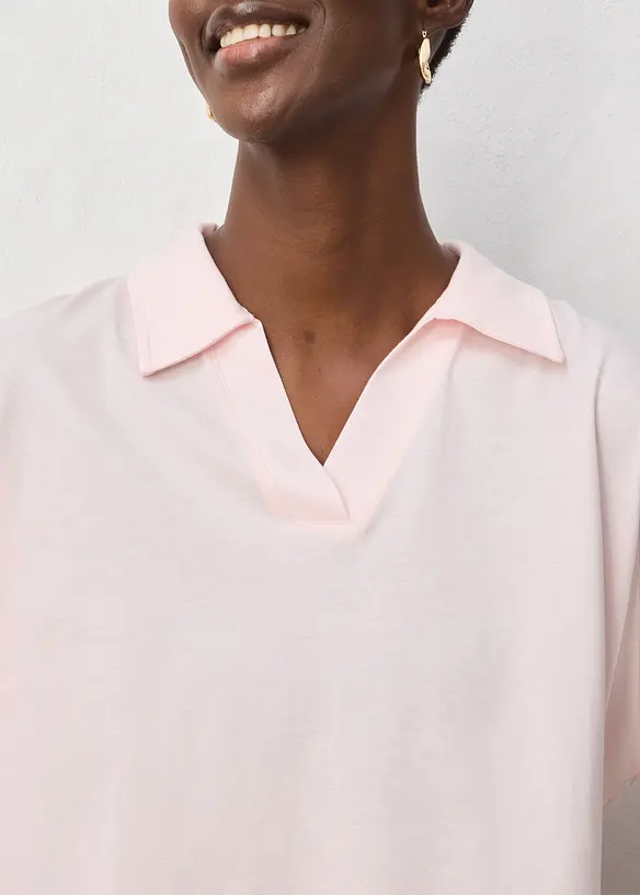 Polo dal taglio ampio con percentuale di seta, bonprix