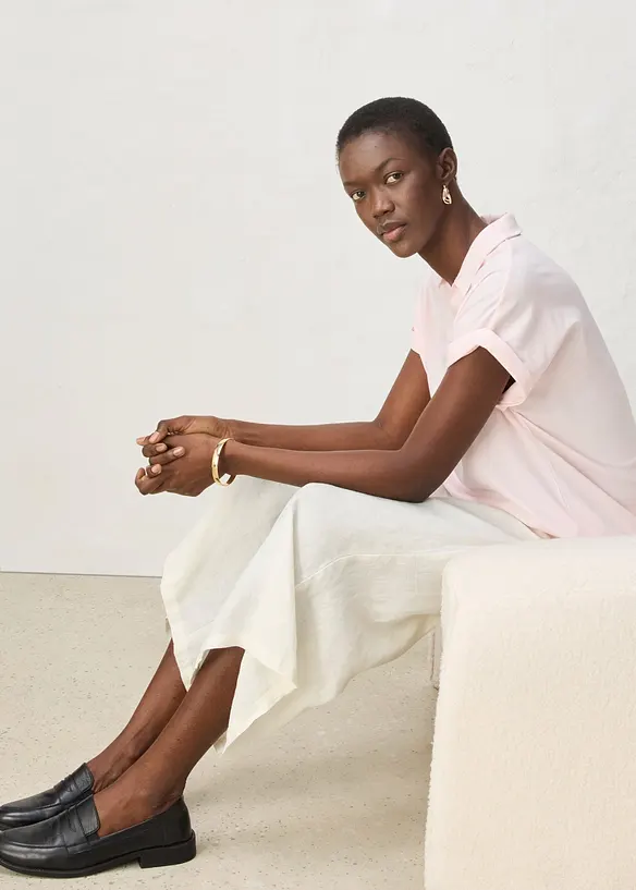 Polo dal taglio ampio con percentuale di seta, bonprix