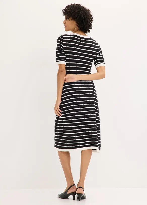 Abito in maglia di viscosa con bottoni, bonprix