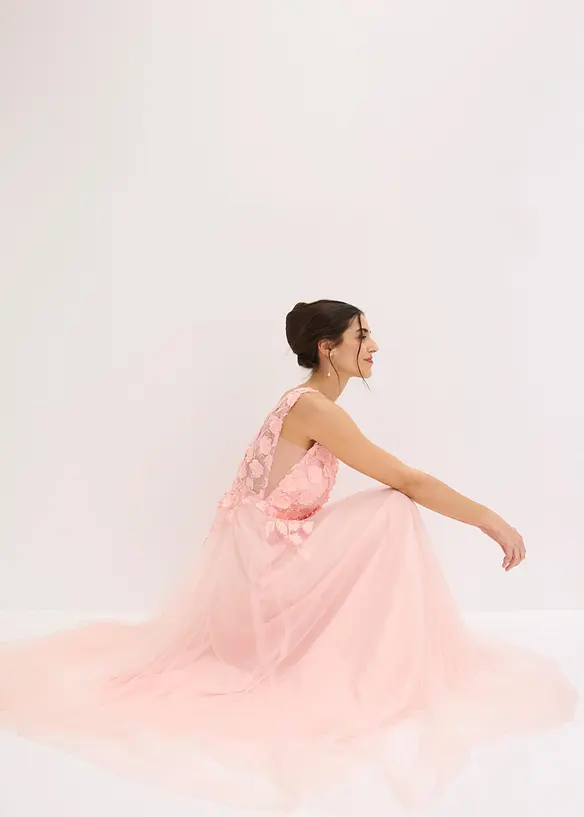 Abito lungo in tulle delicato con fiori applicati, bonprix