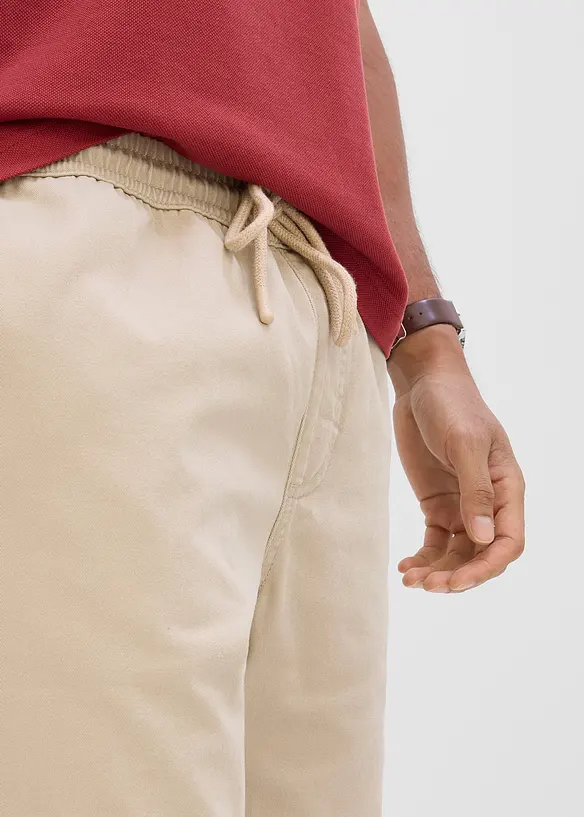 Shorts relaxed fit con elastico in vita, bonprix