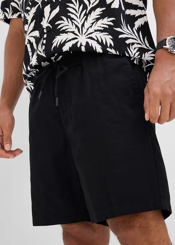Shorts relaxed fit con elastico in vita, bonprix