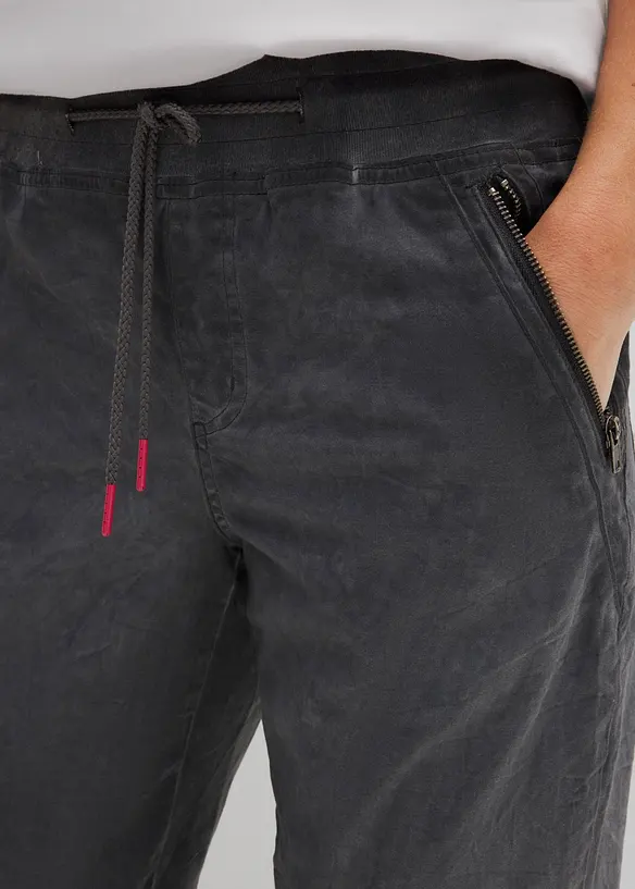 Pinocchietti con laccetto a contrasto, bonprix