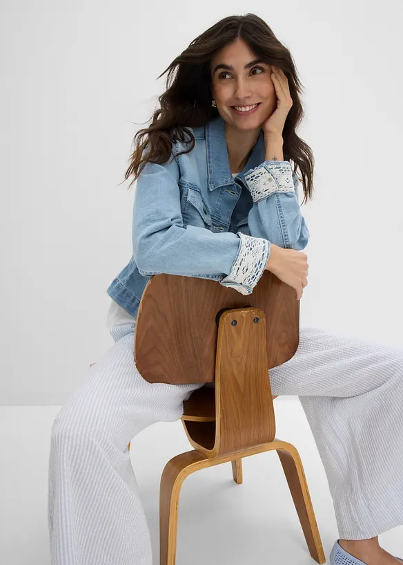 Giacca di jeans con inserto di pizzo, bonprix
