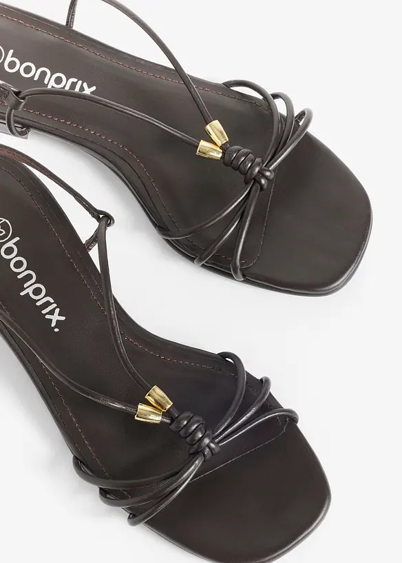 Sandali con fascette e dettagli di metallo, bonprix