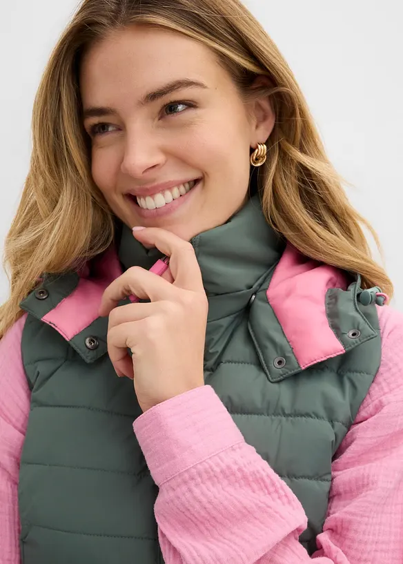 Gilet trapuntato con cappuccio, bonprix