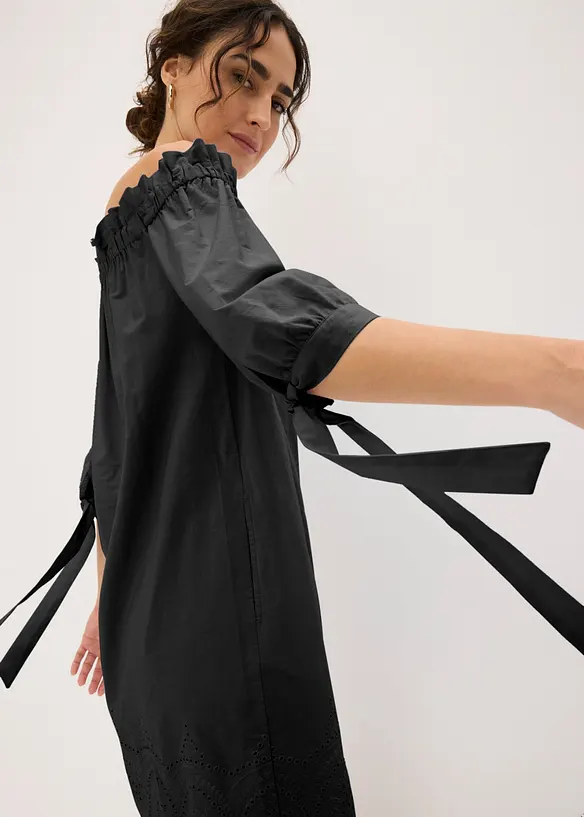 Abito a spalle scoperte in puro cotone con ricami traforati, bonprix