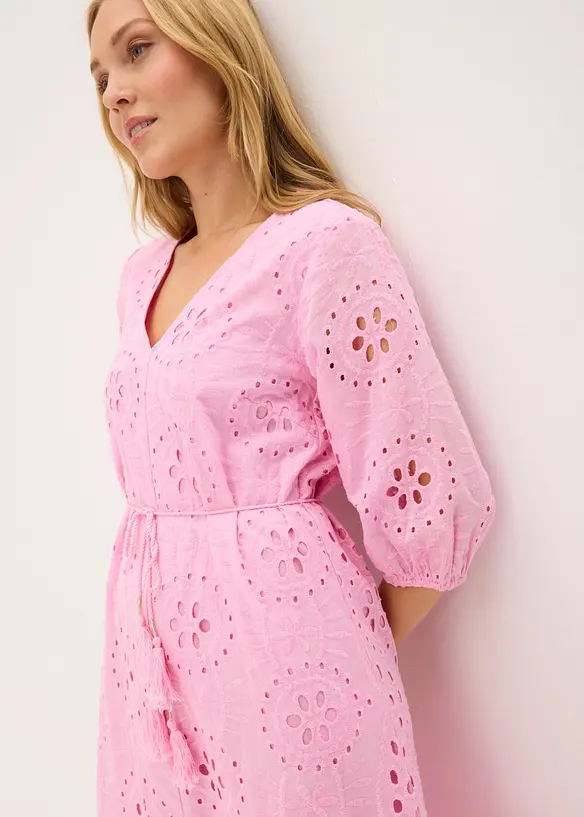Abito midi in puro cotone con ricami traforati, bonprix