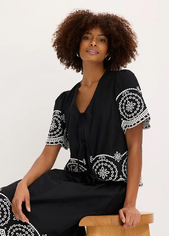 Blusa in puro cotone con ricami traforati, bonprix