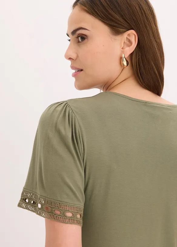 Maglia lunga con bordi in pizzo, bonprix