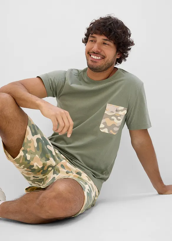 T-shirt slim fit in cotone biologico con taschino al petto, bonprix