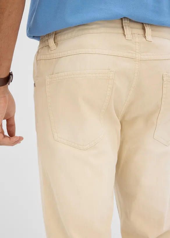 Jeans regular fit in denim colorato leggero, con vita elasticizzata, taglio straight, bonprix