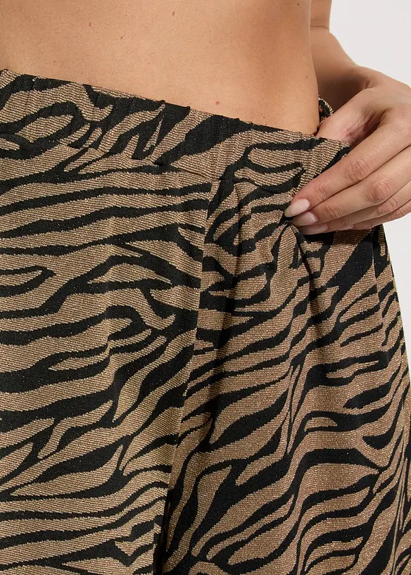 Shorts copricostume in materiale lucido, bonprix