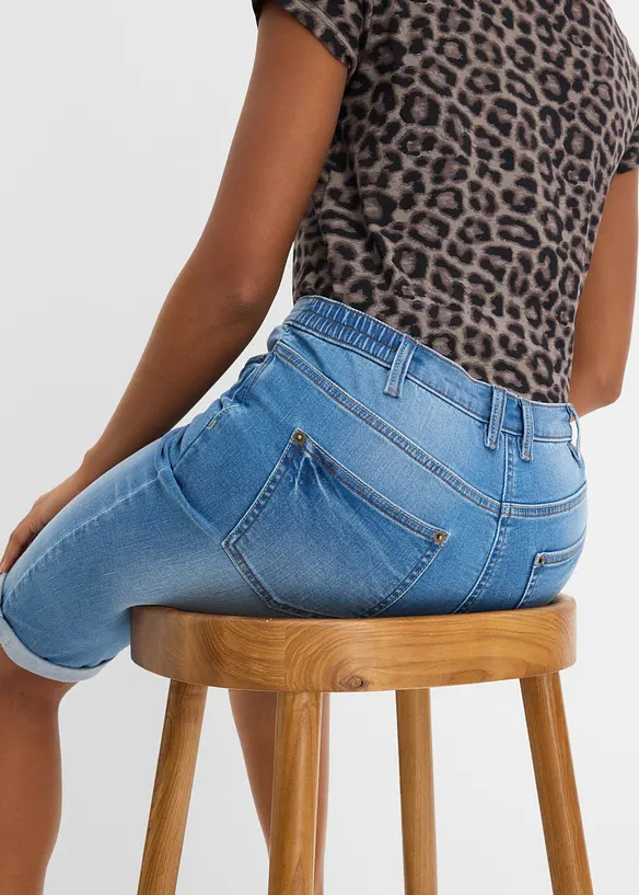 Bermuda in jeans con vita media parzialmente elasticizzata, bonprix