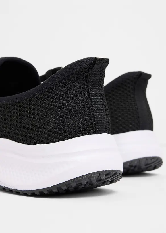 Sneaker comode in materiale morbido, bonprix