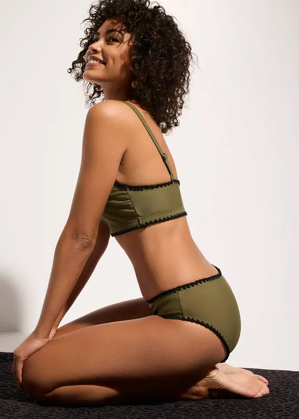Slip per bikini con ricamo, bonprix