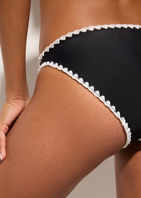 Slip per bikini con ricamo, bonprix