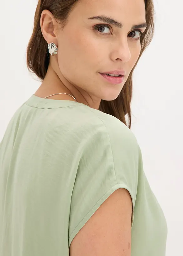Blusa in satin a maniche corte, taglio morbido a spalle scese, bonprix