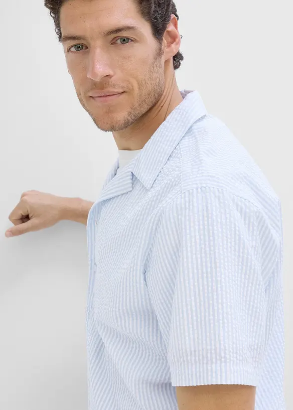 Camicia stile resort in seersucker, loose fit, bonprix