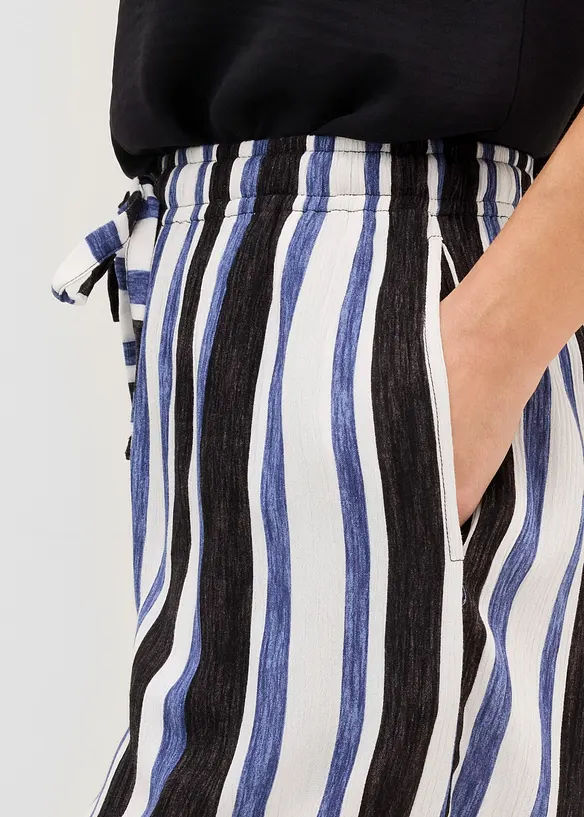 Shorts con elastico in vita in fine viscosa, bonprix