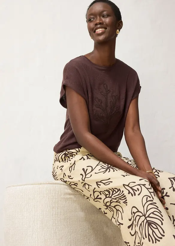 T-shirt in puro lino con ricamo, bonprix