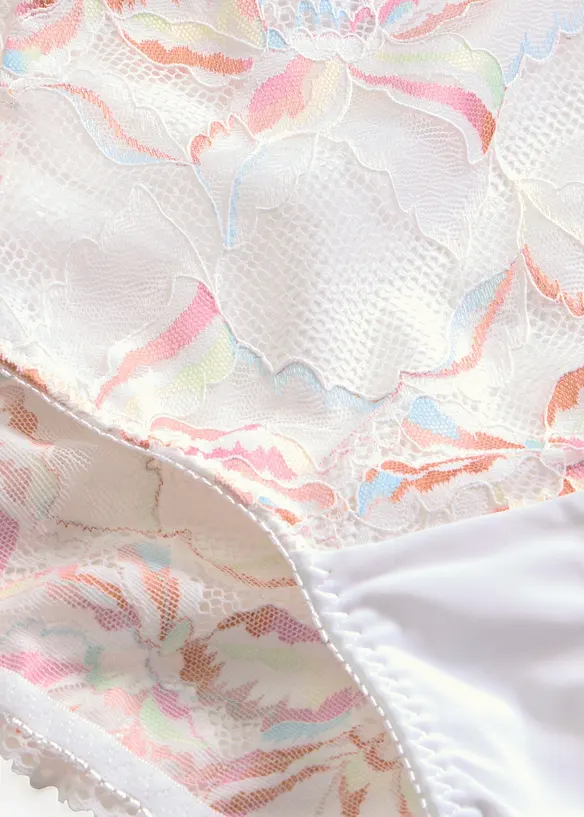 Slip alto con pizzo delicato, bonprix