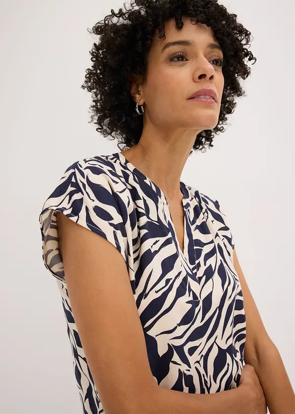 Blusa a maniche corte in viscosa fluente, bonprix