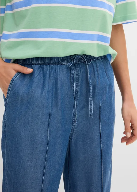 Pantaloni a carota in lyocell, cropped, bonprix