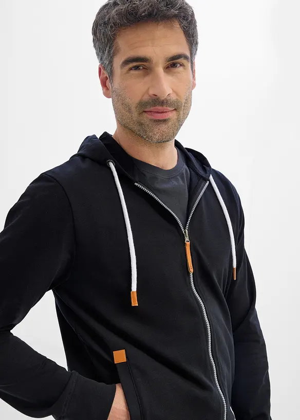 Felpa con zip, cappuccio e dettagli in similpelle, bonprix