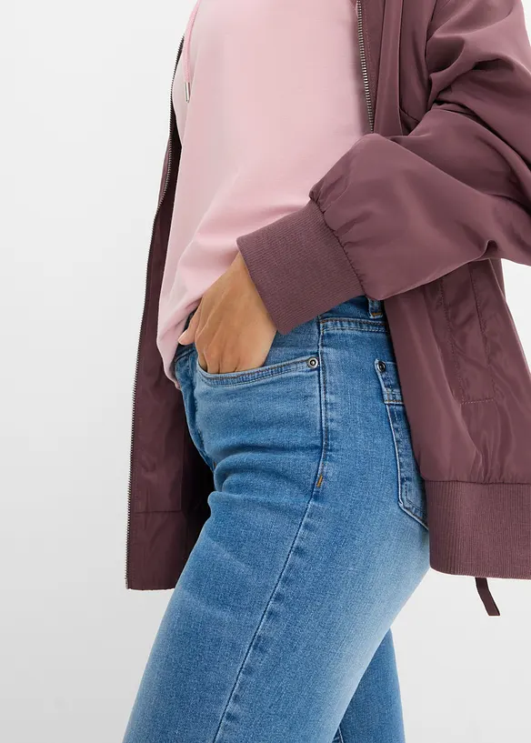 Jeans elasticizzati straight, vita media, bonprix