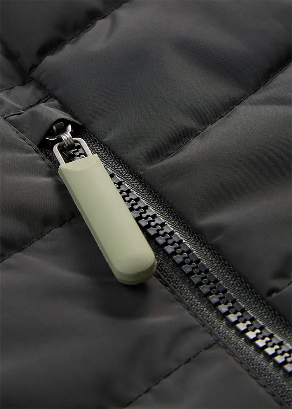 Gilet trapuntato con cappuccio, bonprix
