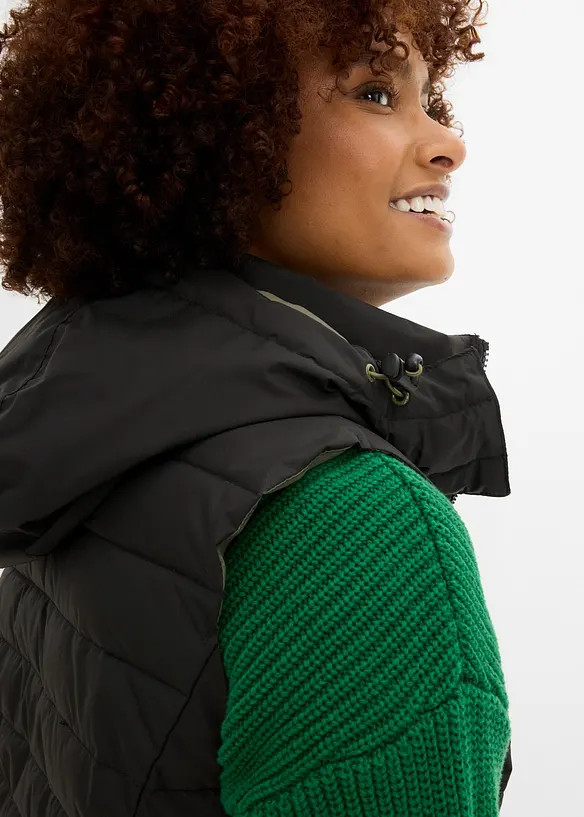 Gilet trapuntato con cappuccio, bonprix